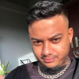 Meet your Posher, Qadeer